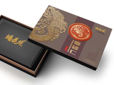 禮盒廠家搭配這樣的內(nèi)托，保健品包裝盒真上檔次