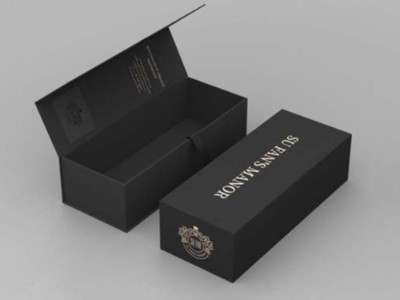 包裝盒定制廠家為您分析，為什么酒盒包裝覆膜后會出現(xiàn)顏色色差？